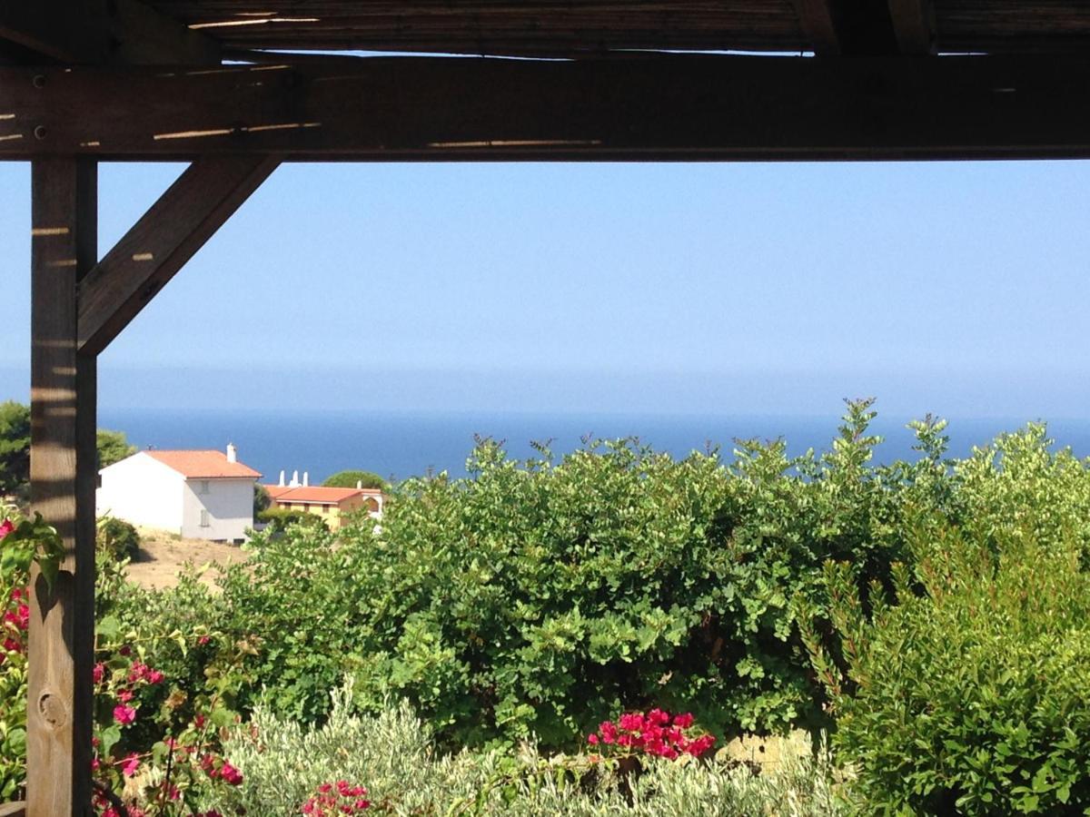 Casa Nel Vigneto Con Vista Mare Lägenhet Magomadas Exteriör bild