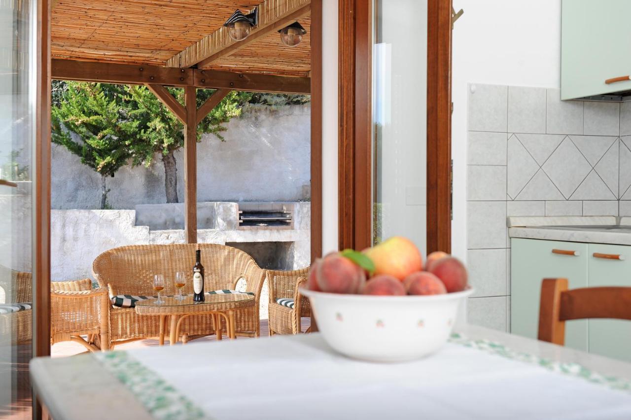 Casa Nel Vigneto Con Vista Mare Lägenhet Magomadas Exteriör bild