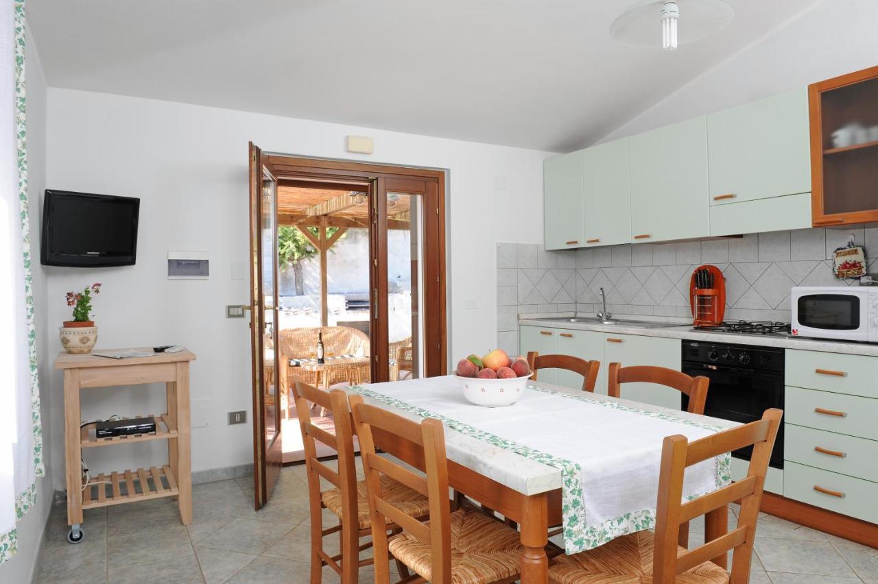 Casa Nel Vigneto Con Vista Mare Lägenhet Magomadas Exteriör bild